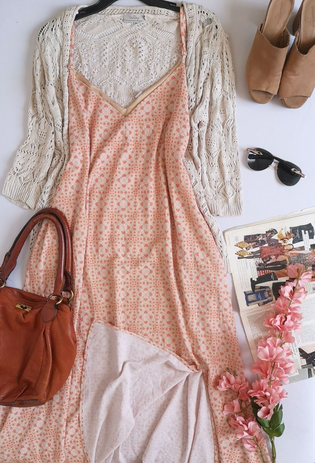 CARDIGAN TIPO CROCHET CON VESTIDO DE TIRANTES