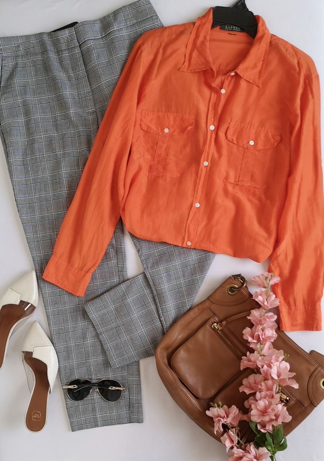 BLUSA TELA SUAVE Y PANTALÓN CON BOLSAS