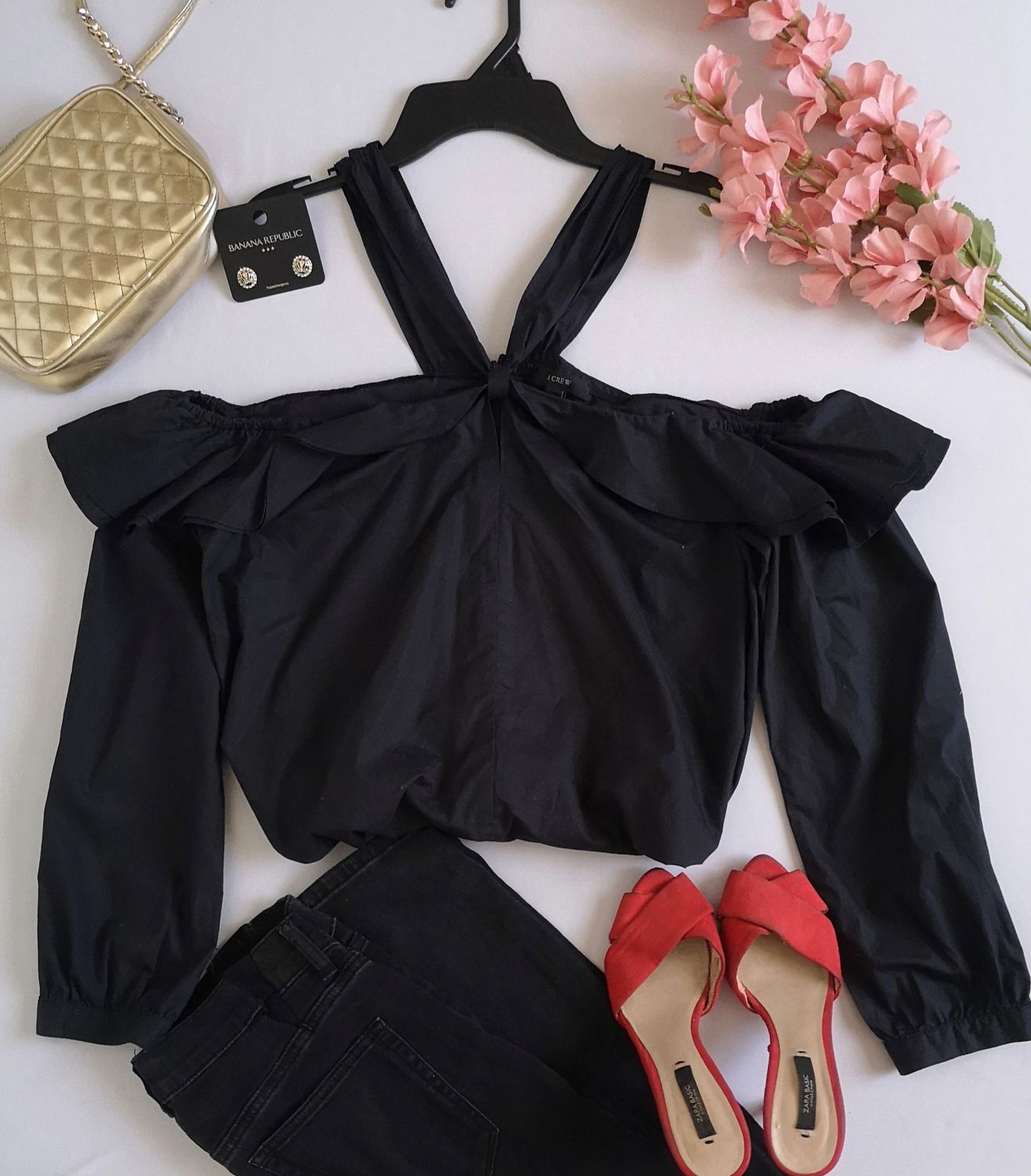 BLUSA HOMBROS DESCUBIERTOS INCLUYE ARETES