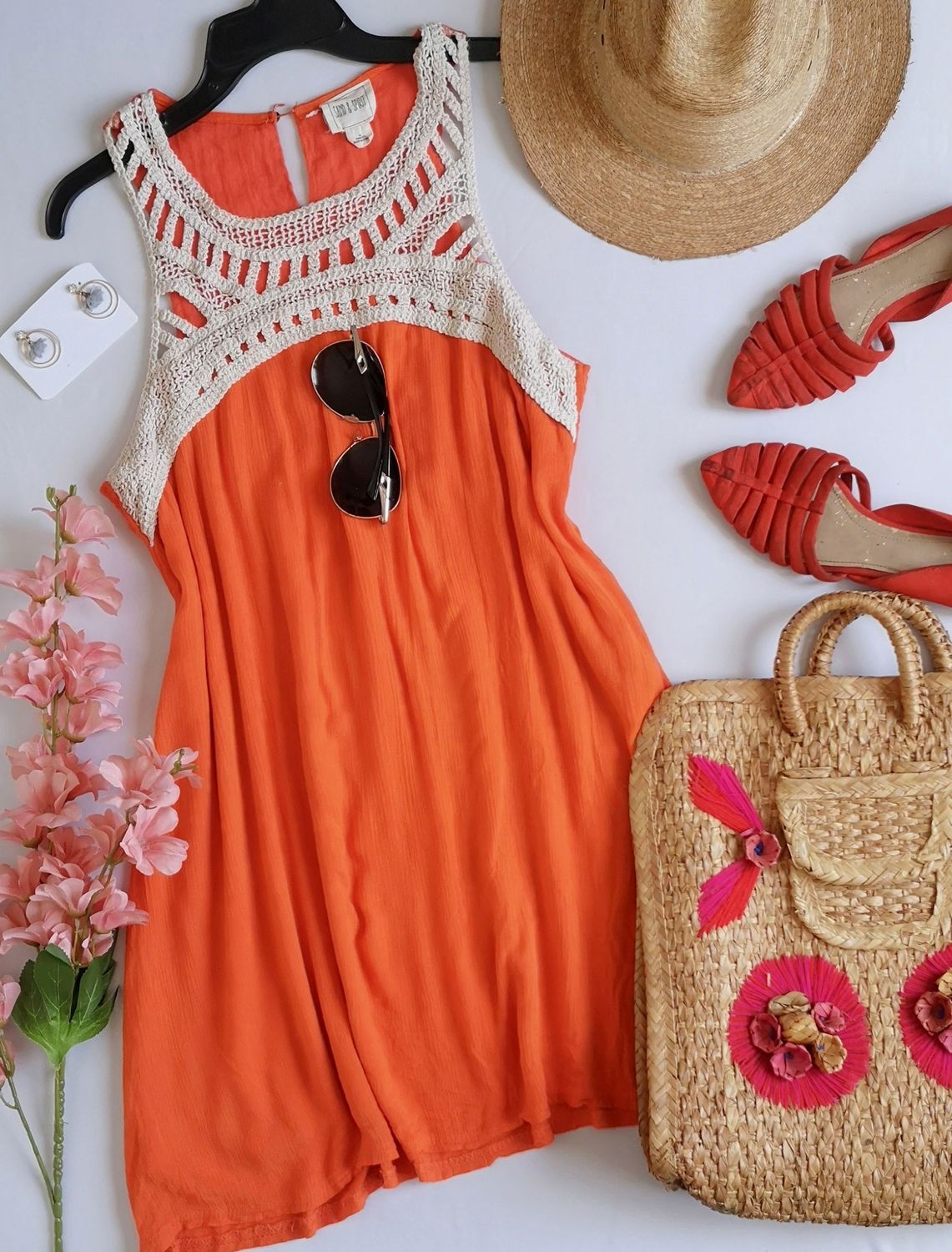 VESTIDO HOLGADO INCLUYE ARETES