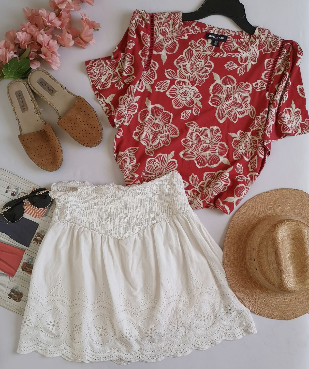 BLUSA TELA SUAVE Y FALDA BORDADA DE ABAJO ❤️