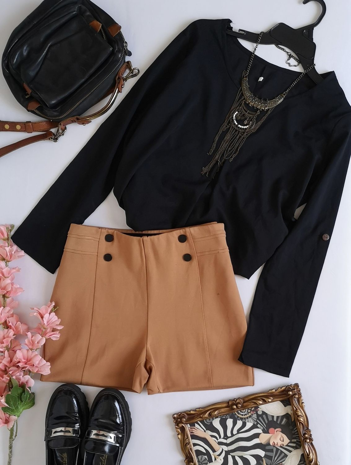 SHORT CON BOTONES ADELANTE Y BLUSA MANGA LARGA ⚓