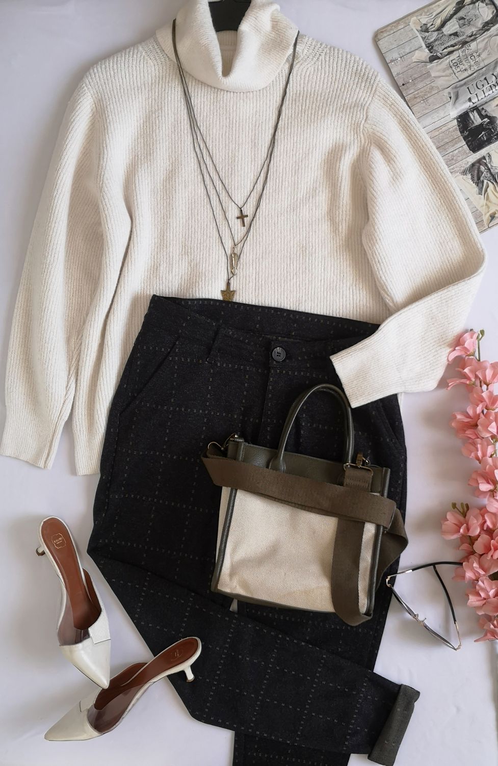 SUÉTER CUELLO ALTO CON PANTALÓN TELA STRECH 💙