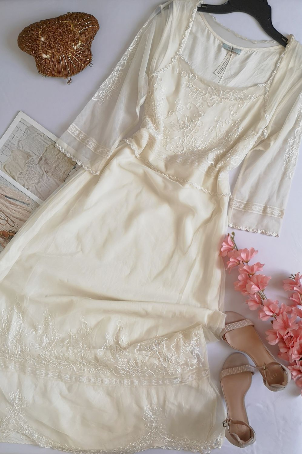 VESTIDO NUEVO BORDADO