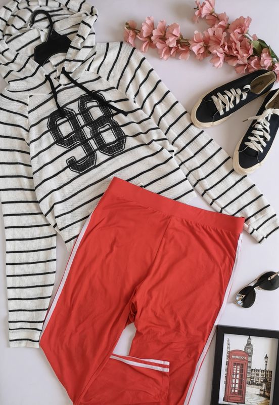 SUÉTER CON GORRO Y LICRA ❤️