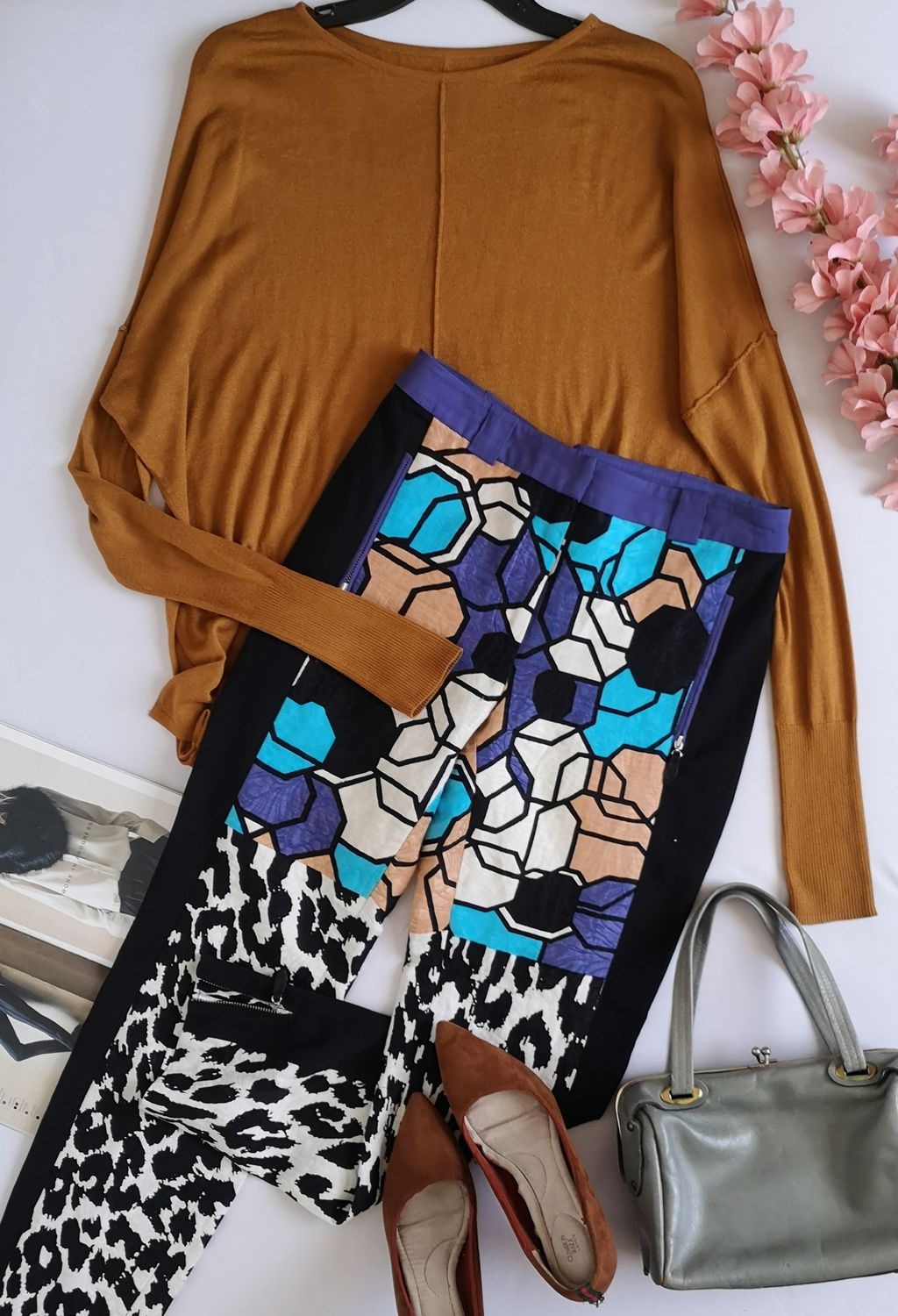 PANTALÓN CON ZIPPER ABAJO Y BLUSA ESTILO CUADRADO ⚓