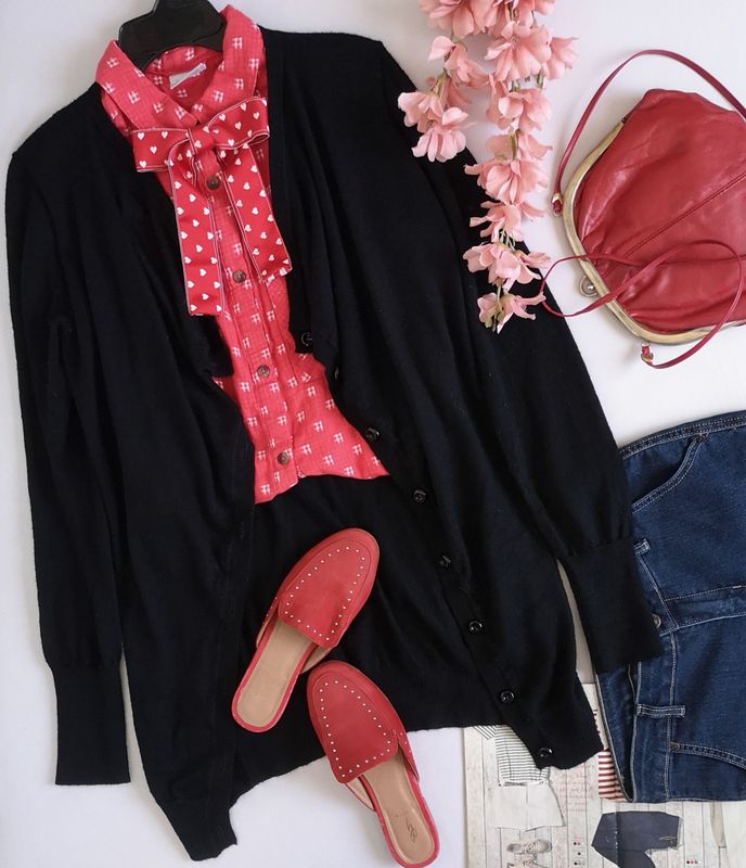 CÁRDIGAN CON BOTONES 