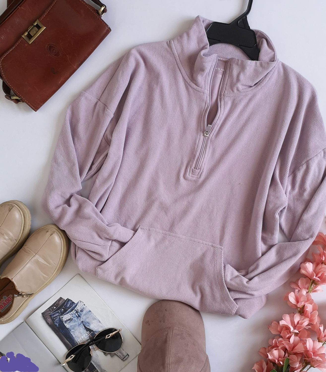 SUÉTER CON ZIPPER ADELANTE