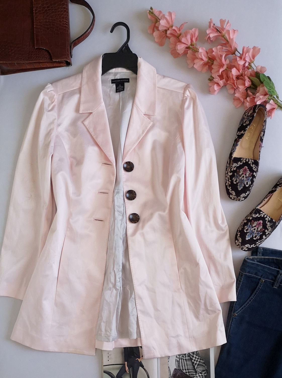 ABRIGO TIPO SEDA CON BOLSAS ADELANTE ⚓