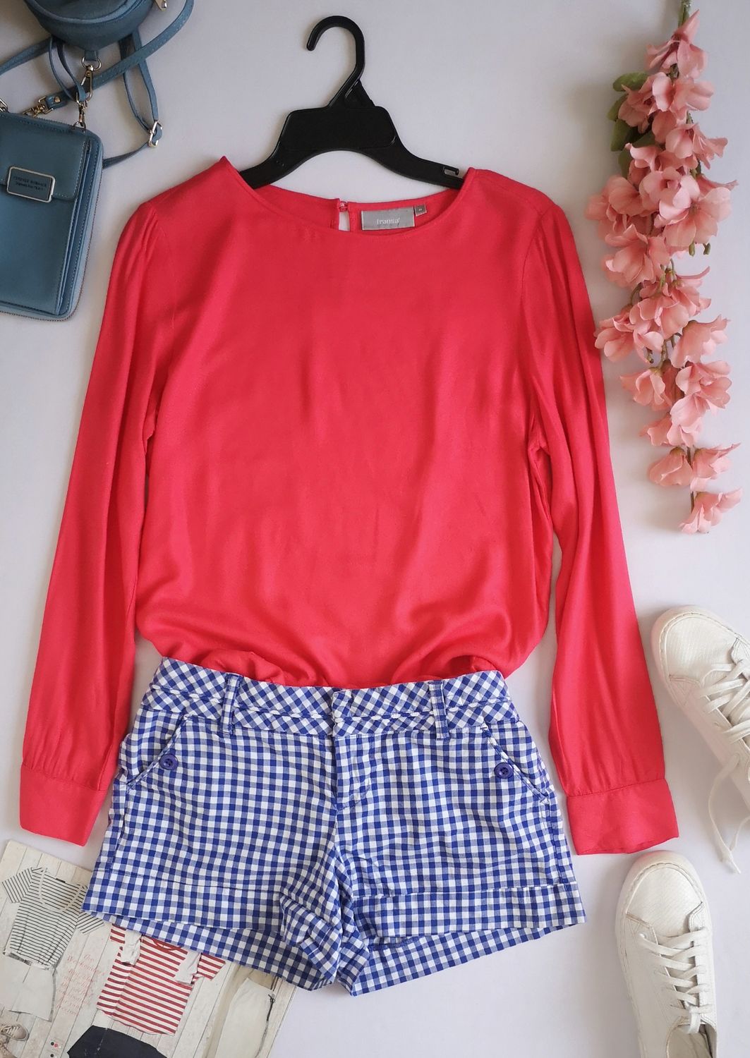 SHORT DE ALGODÓN Y BLUSA MANGA LARGA