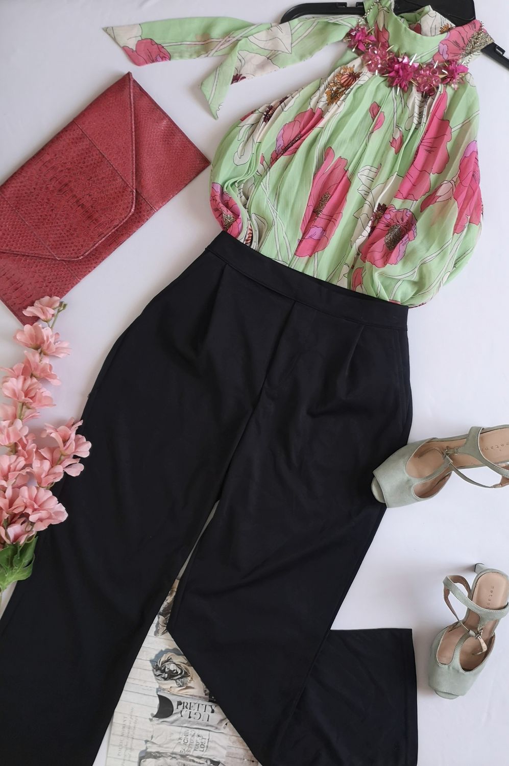 PANTALÓN TELA SUAVE CON BLUSA HALTER ⚓