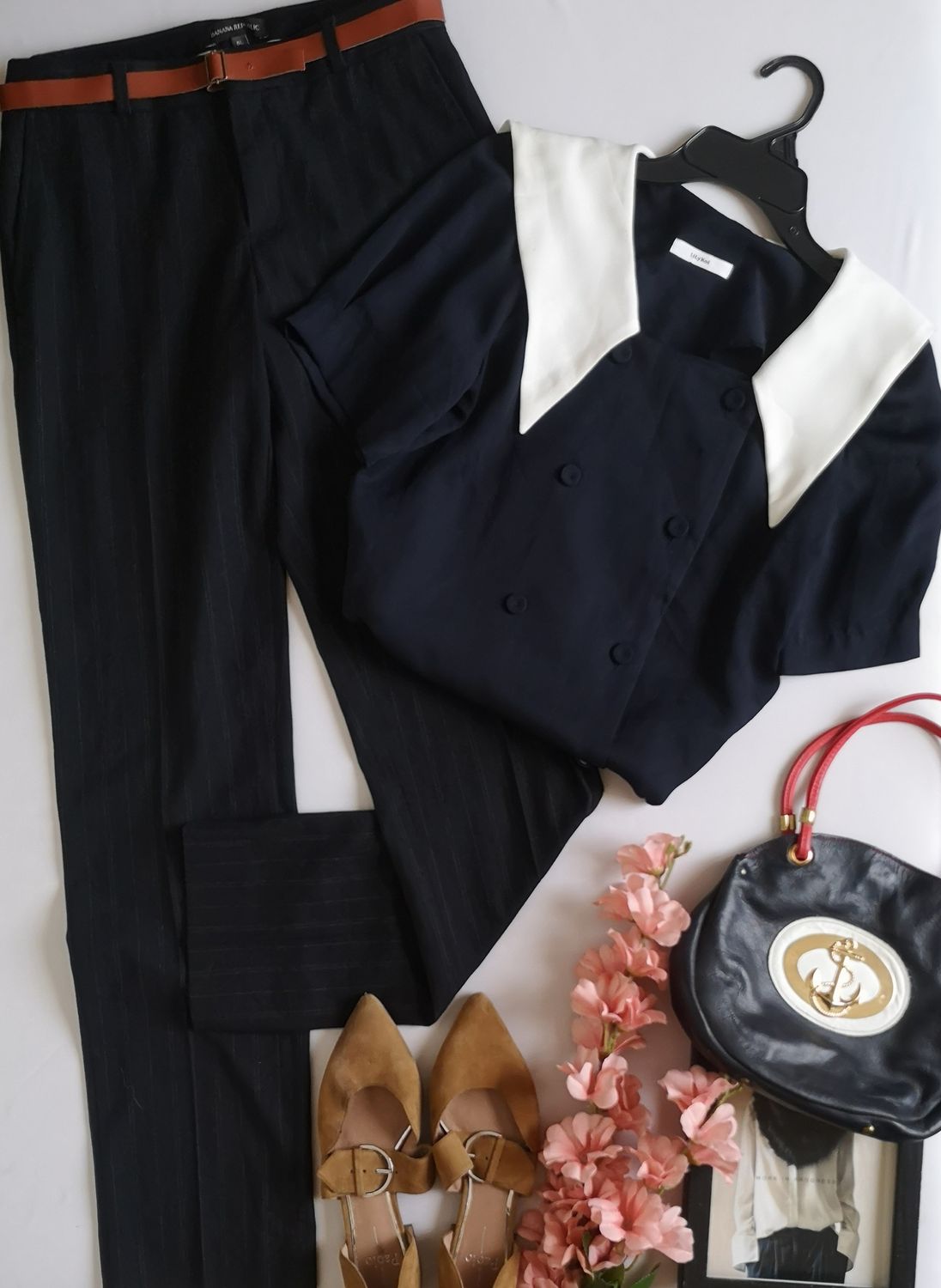 BLUSA ESTILO MARINERO CON PANTALÓN CORTE RECTO