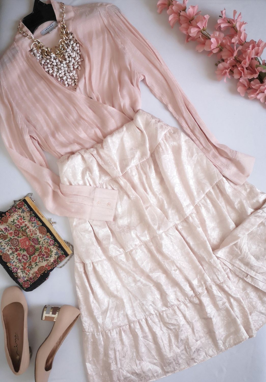 BLUSA TRASLAPADA CERRADA Y FALDA MIDI ⚓