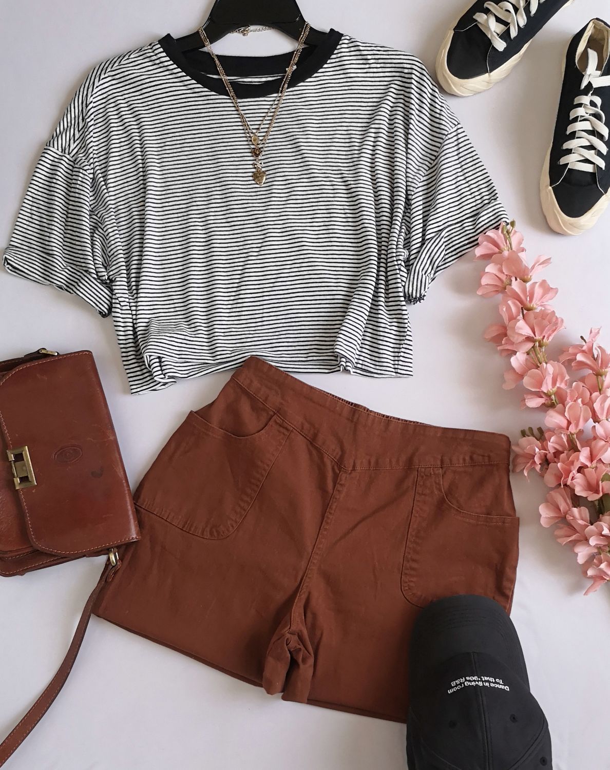 SHORT CON BLUSA CORTA ⚓