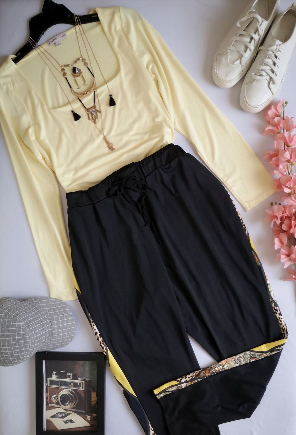 BLUSA CUELLO CUADRADO CON PANTALÓN TIPO PANS