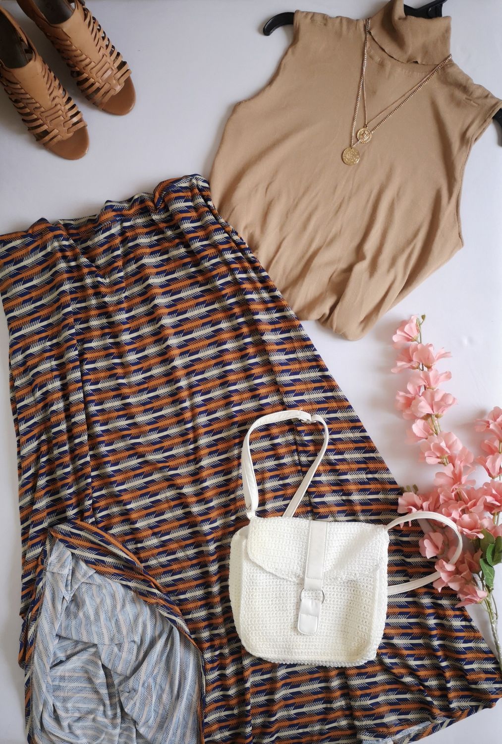 FALDA LARGA Y BLUSA CUELLO ALTO ⚓