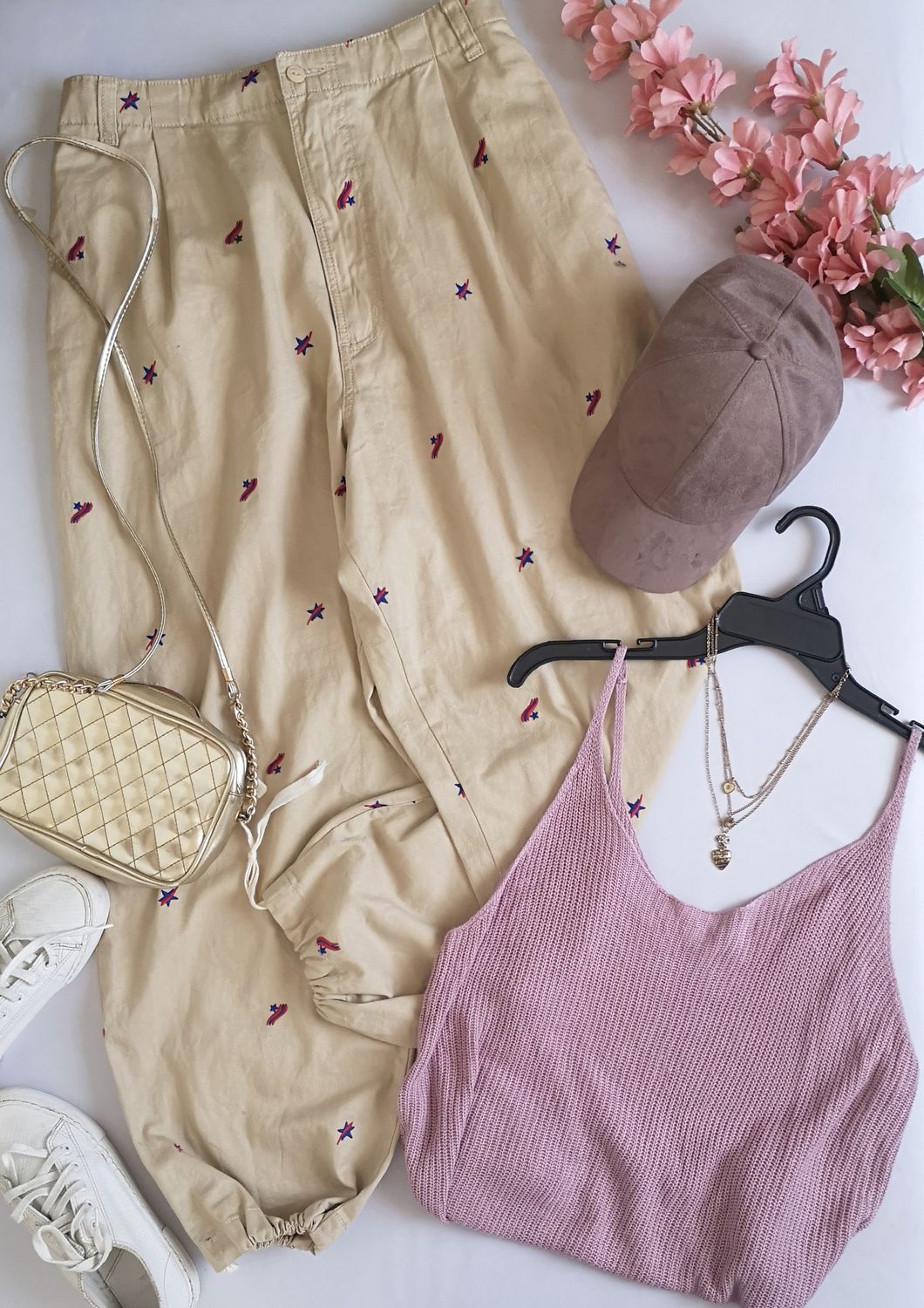 PANTALÓN ESTILO ANCHO Y BLUSA TEJIDA