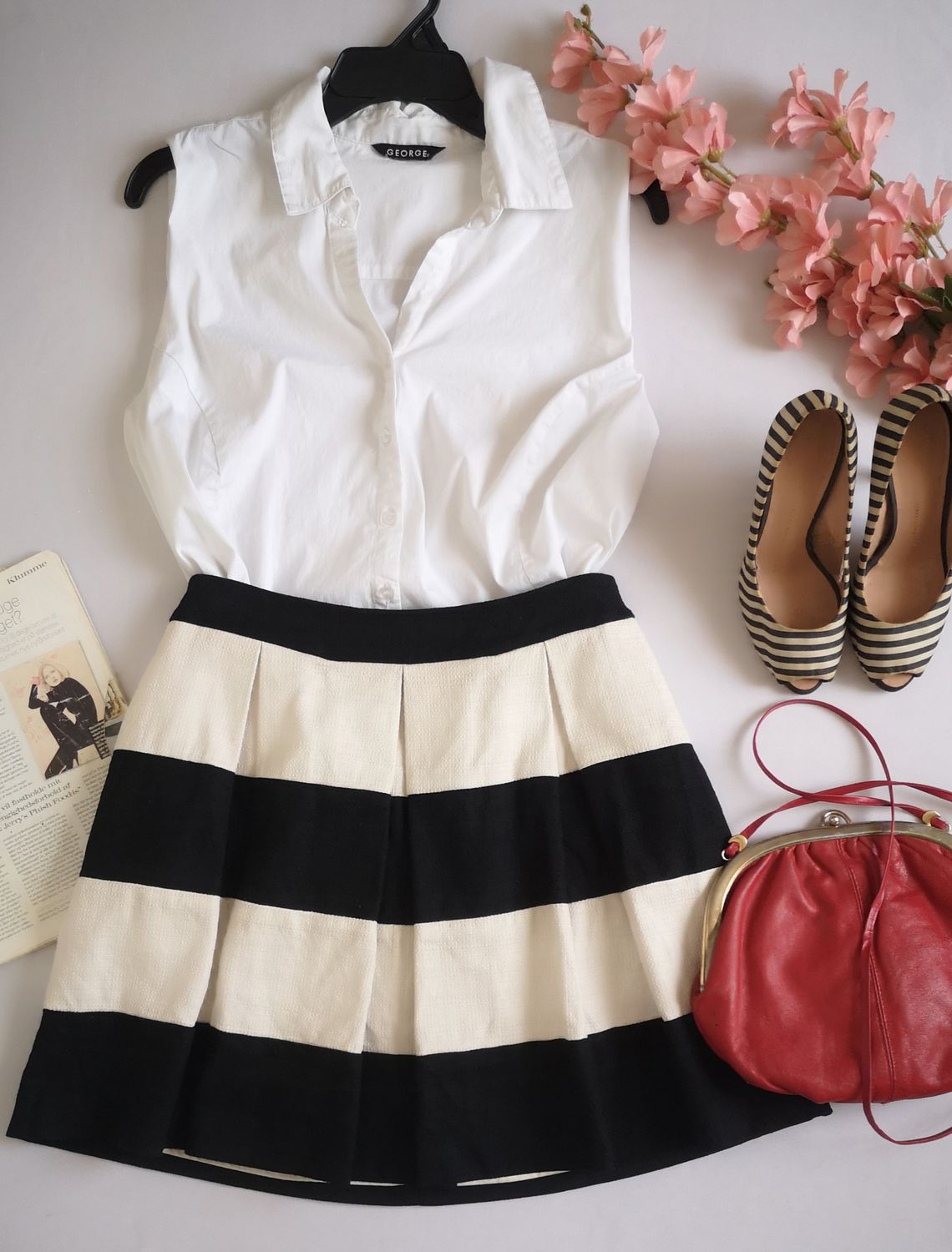 FALDA CON PALETONES Y BLUSA SIN MANGAS ⚓