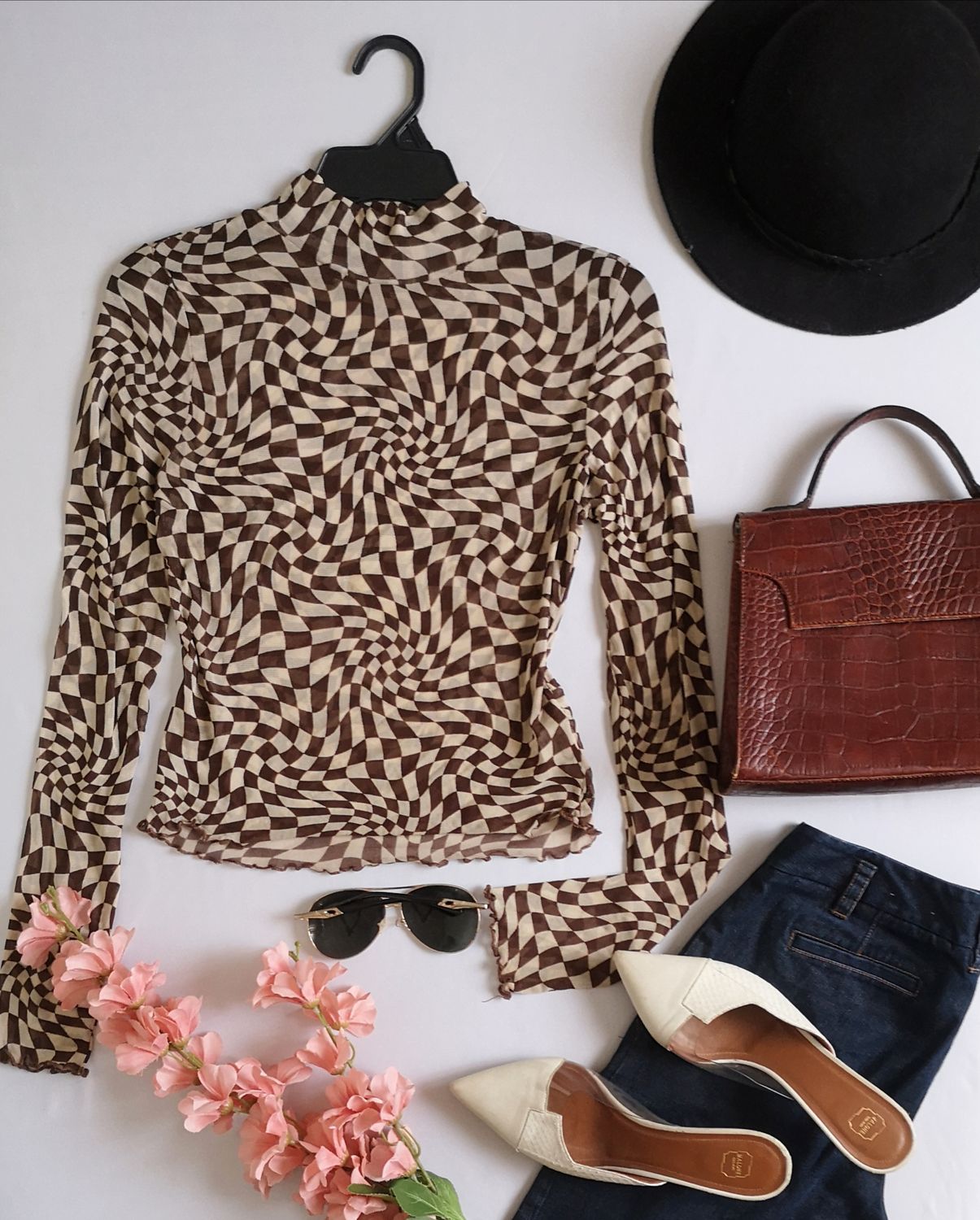 BLUSA TALLADA SEMITRANSPARENTE ❤️