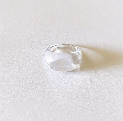 rounded clear acrylic ring
