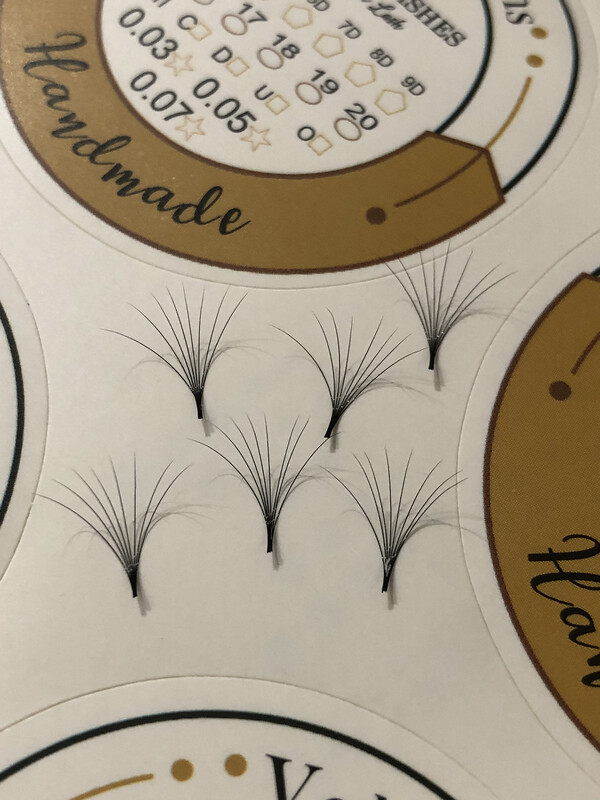 pre hand fans ( A Box of 500 Fans) 8D C curl 12mm 0.03