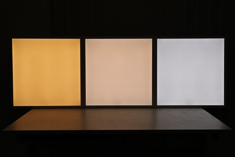 Dalle LED 600 x 600 mm pour éclairage downlight. LUMEX