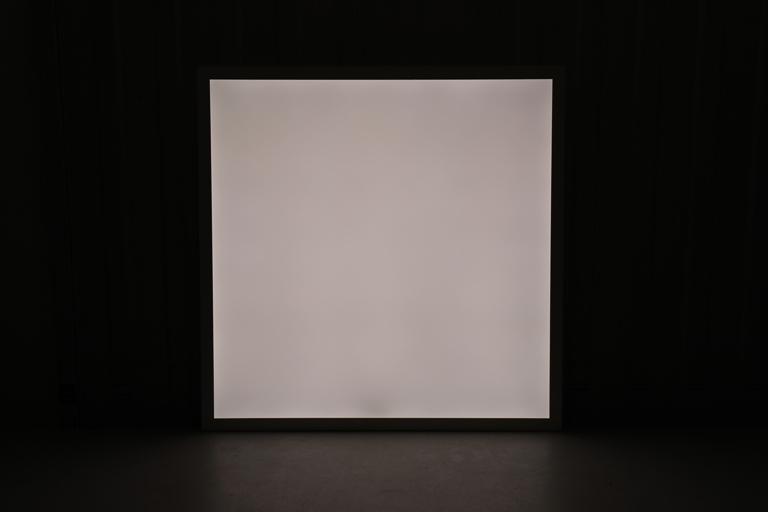 Dalle LED 600 x 600 mm pour éclairage downlight.