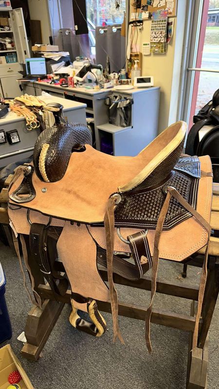 Dark Oil Rough Out Ranch/Roper Saddle