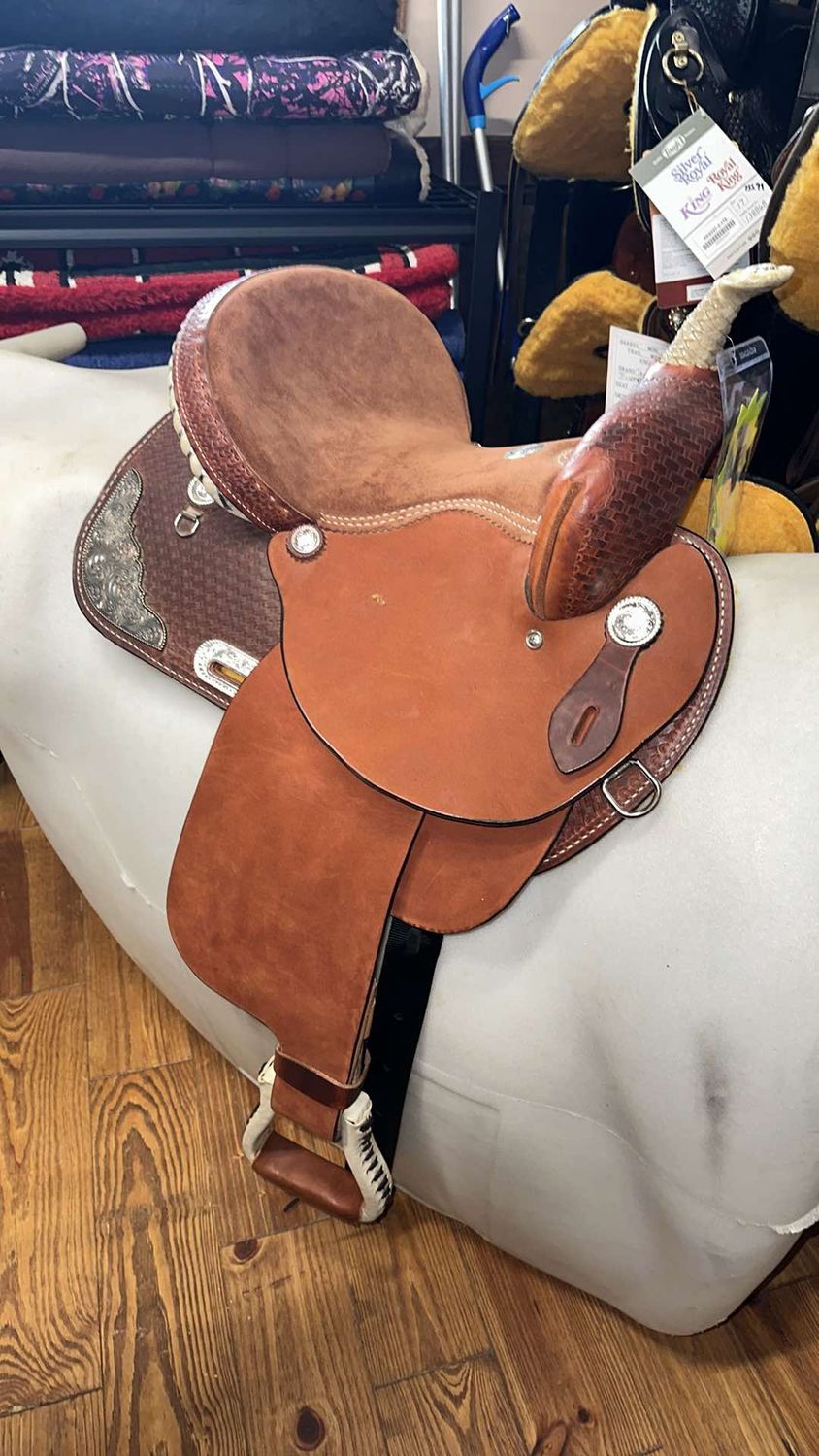 Dakota Barrel Saddle, Size: 14&quot; Seat