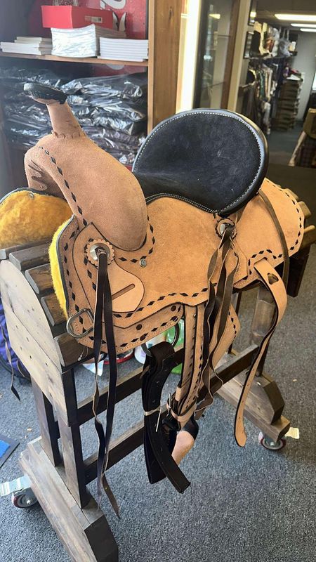 All Roughout Buckstitching Barrel Saddle