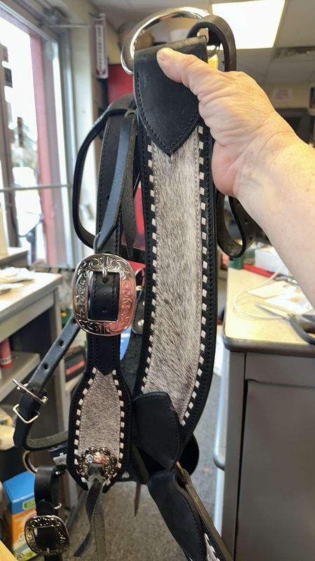Beautiful USA Grade Leather Cowhide Breast collar/Headset
