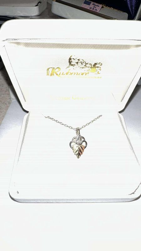 Black Hills Gold Leaf&#39;s Necklace