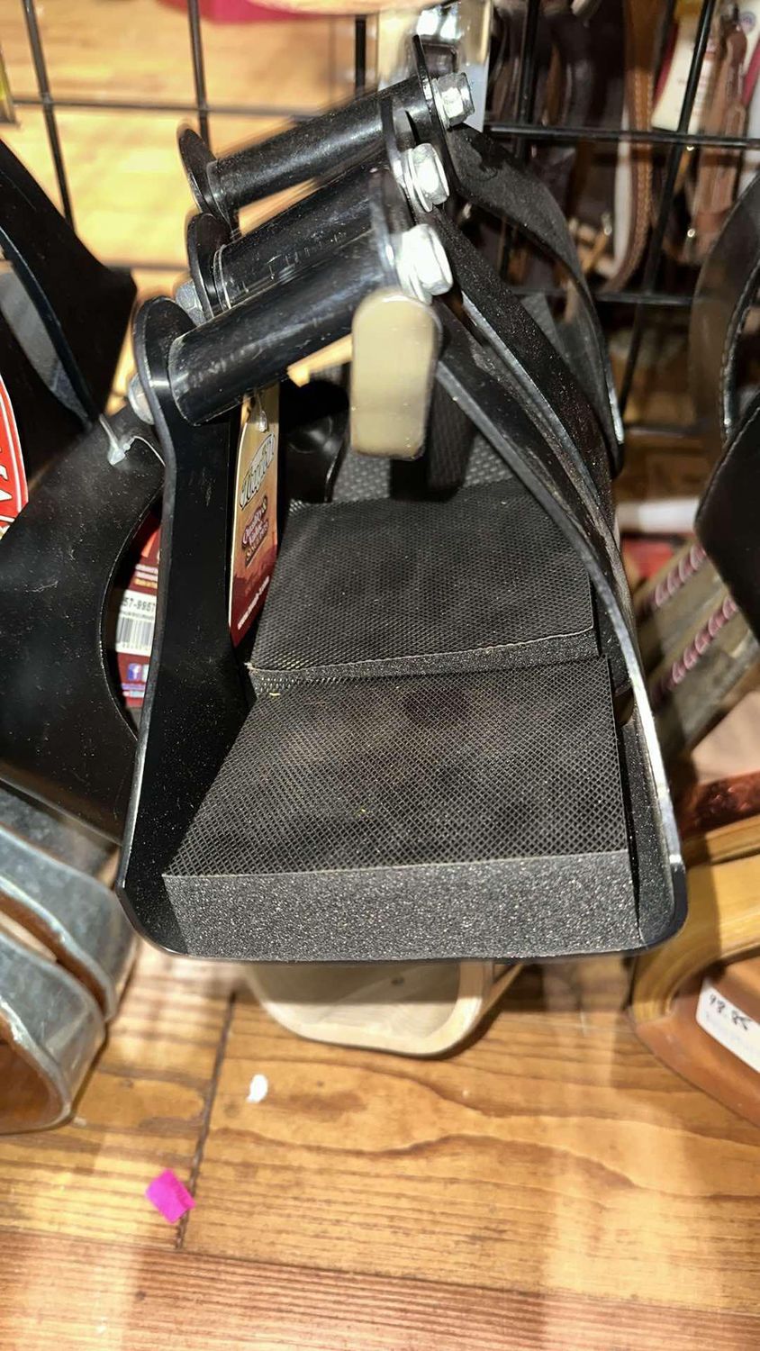 Angled Aluminum Endurance Stirrups, Size: 2.5&quot;