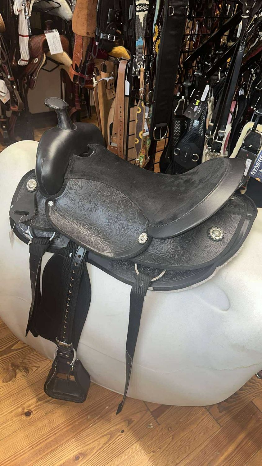 Synthetic Black Trail Saddle