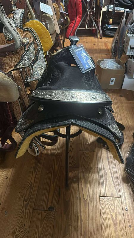 Black Show Saddle
