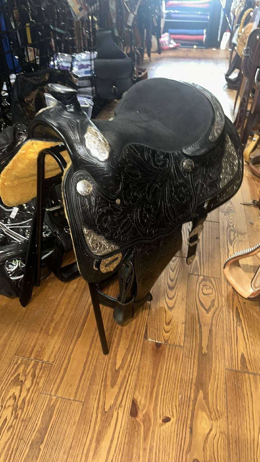 Black Show Saddle, Color: Black, Size: 15.5&quot;