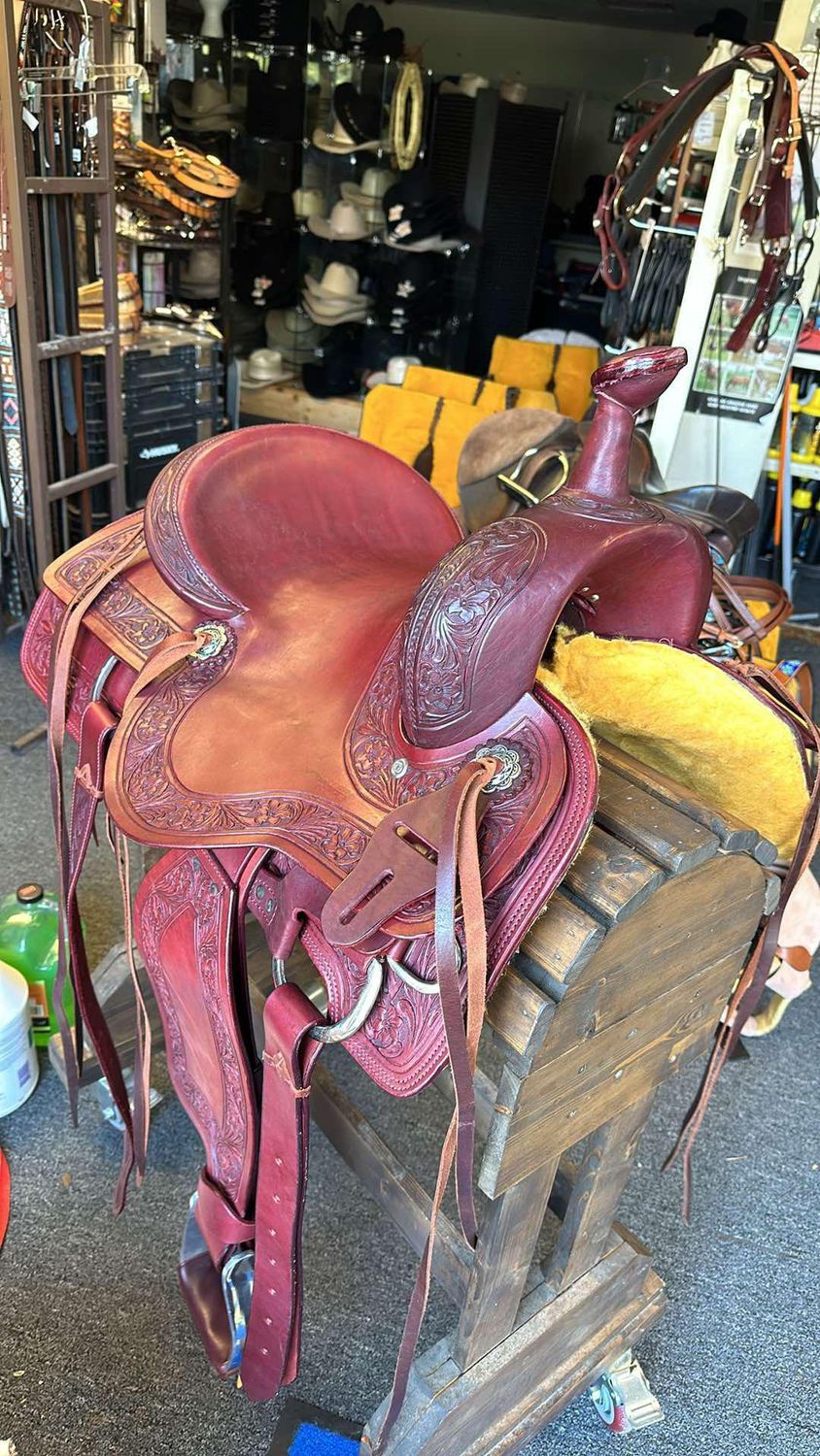 Stunning Red Mahogany Justin Cody Saddle