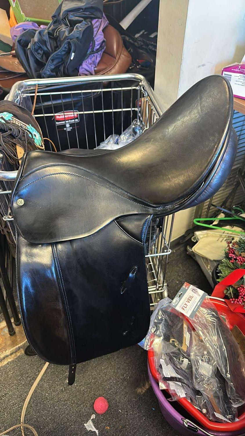 0001EM Consignment 0001EM Consignment, Size: Dressage Saddle