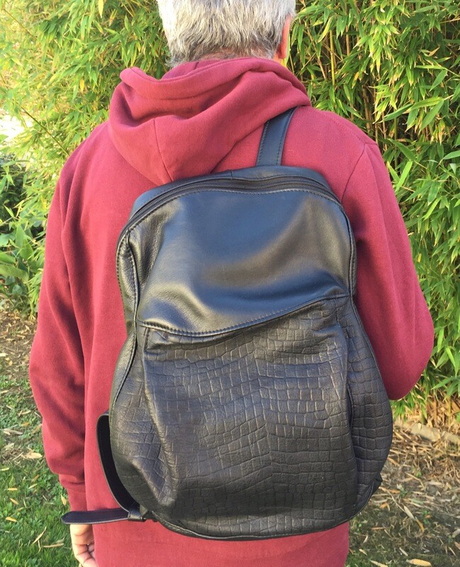 Pom sac à dos mixte Grand format cuir grainé noir français fait à Toulouse artisanat pièce unique