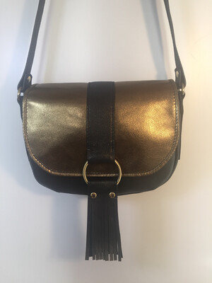 Lybloo cuir Français de couleur noir pailletés or rabat cuir or bronze porté épaule ou bandoulière pièce unique dans ce coloris fait à Toulouse Lybloo cuir Français de couleur noir pailletés or rabat cuir or bronze porté épaule ou bandoulière pièce unique dans ce coloris fait à Toulouse