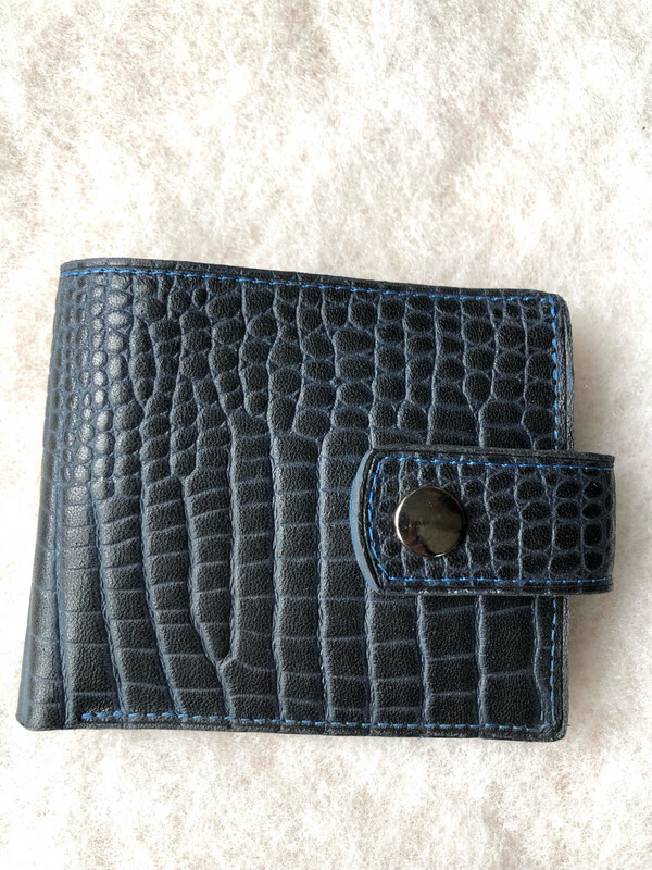 Portefeuille porte carte cuir Français bleu marine impression croco fait à Toulouse