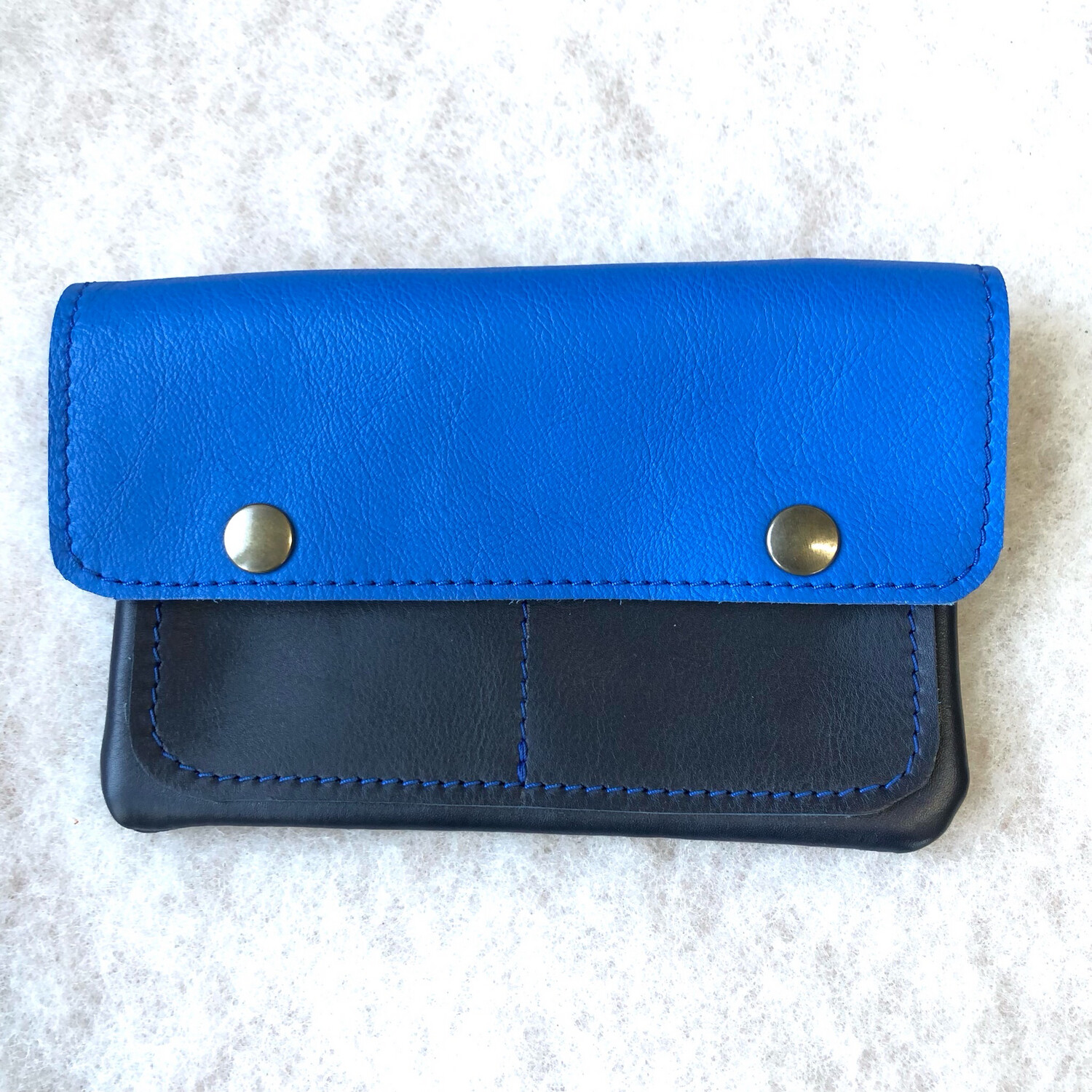 Marli Compagnon Idéal Cuir cuir bleu Français fait à Toulouse petit modèle pièce unique