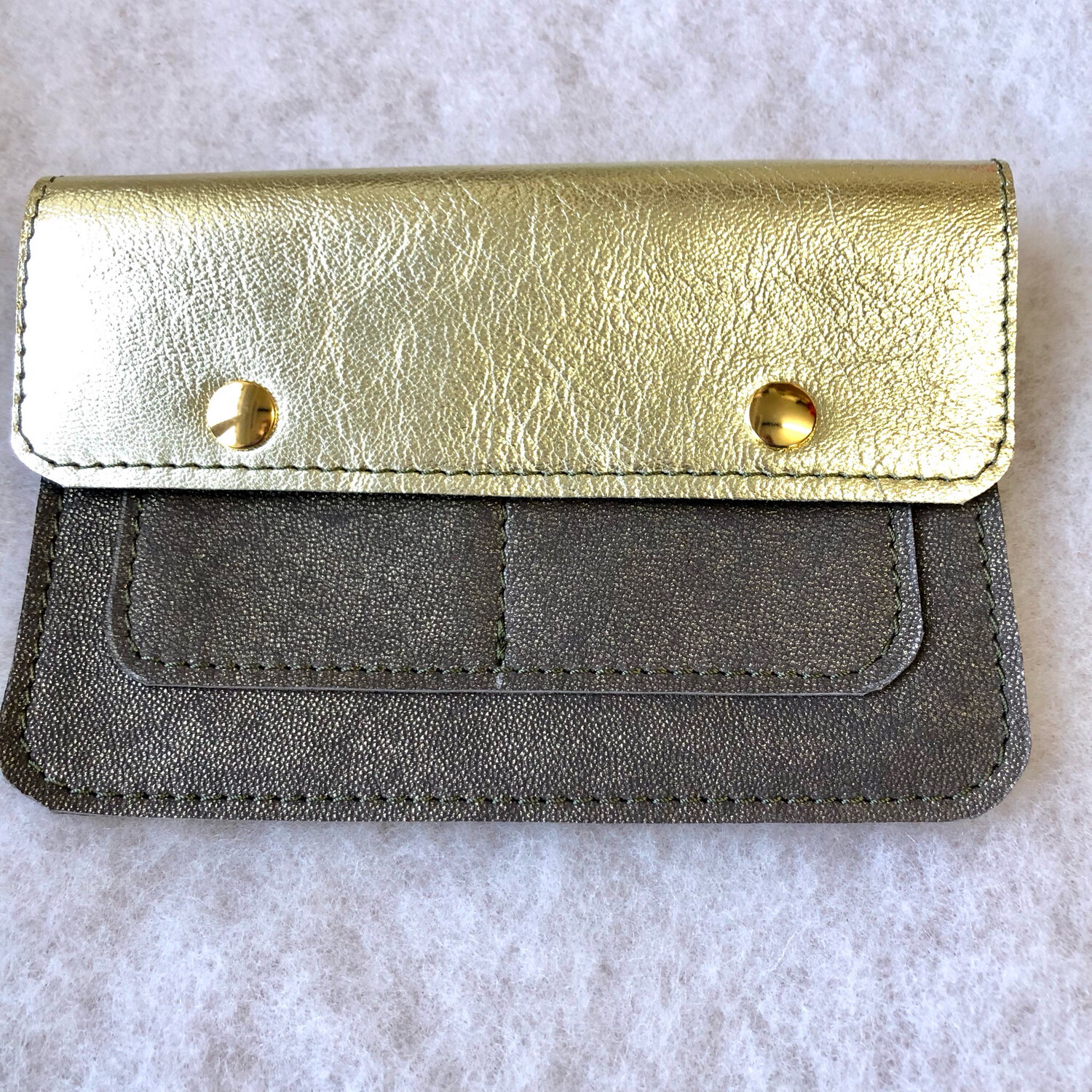 Marli Compagnon Idéal Cuir cuir Français fait à Toulouse grand modèle pièce unique couleur or et kaki pailletés