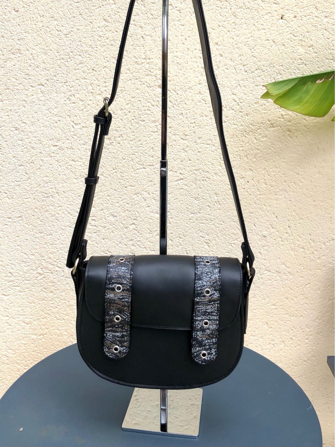 Valentine sac cuir noir forme arrondie création unique artisanale fabriqué en France Toulouse