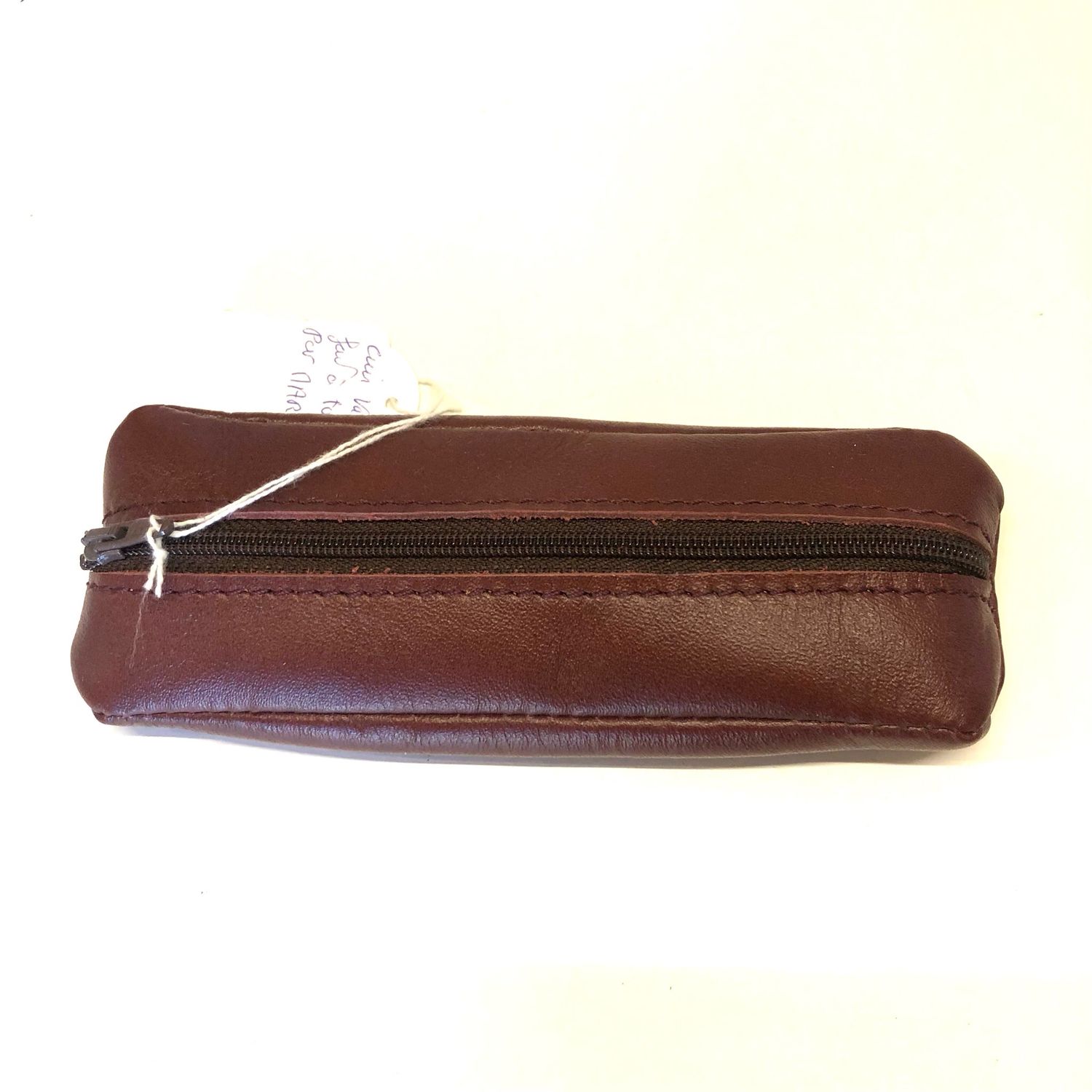 Trousse cuir marron bordeaux modèle unique fabriquée à Toulouse
SKU 00699
