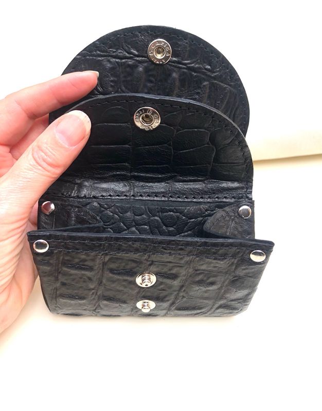 Porte monnaie Multi en cur noir gaufré croco, compact et pratique fait à Toulouse