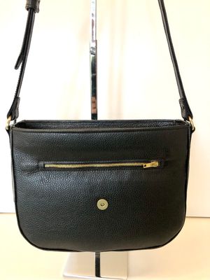 Demi lune corps de sac en cuir grainé noir , rabat interchangeable, composez votre sac avec le rabat interchangeable demi lune intérieur à pois, maroquinerie artisanale crée et fabriqué à Toulouse Demi lune corps de sac en cuir grainé noir , rabat interchangeable, composez votre sac avec le rabat interchangeable demi lune intérieur à pois, maroquinerie artisanale crée et fabriqué à Toulouse