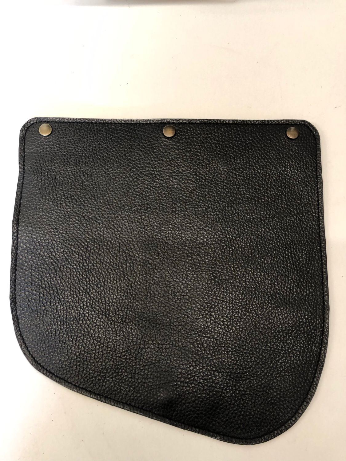 Rabat pour sac demi lune cuir grainé noir se clippe en 2 secondes changer de look fait à Toulouse