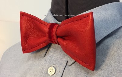 Noeud papillon en cuir / noeud papillon de couleur cuir rouge/ noeud papillon pour homme ou femme / noeud papillon en cuir / véritable cuir 100% Français# noeud papillon mariage. Noeud papillon en cuir / noeud papillon de couleur cuir rouge/ noeud papillon pour homme ou femme / noeud papillon en cuir / véritable cuir 100% Français# noeud papillon mariage.