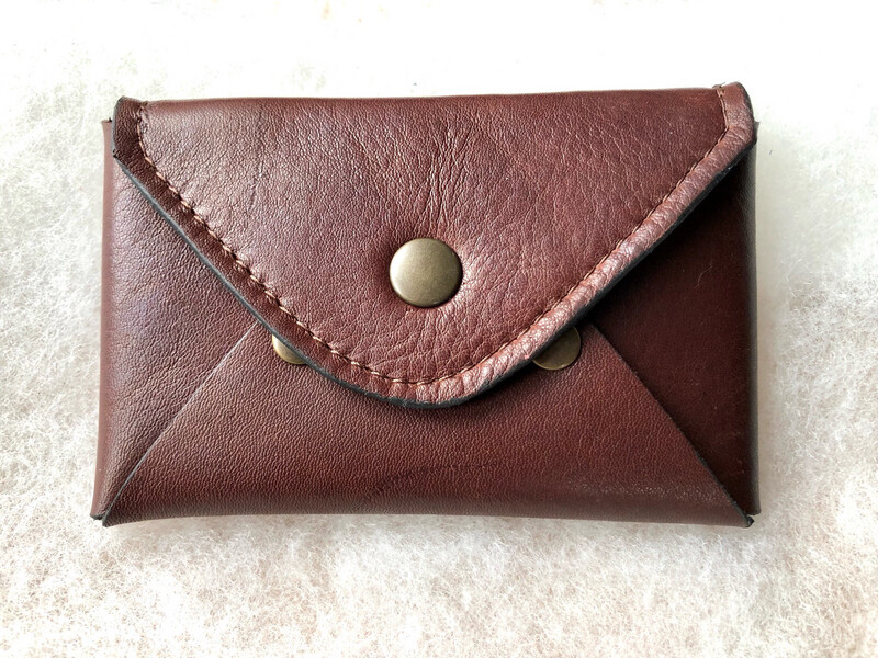 Porte-cartes en cuir et cognac